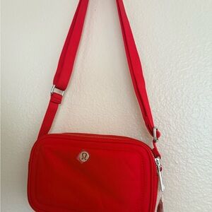 Lululemon Camera Crossbody bag